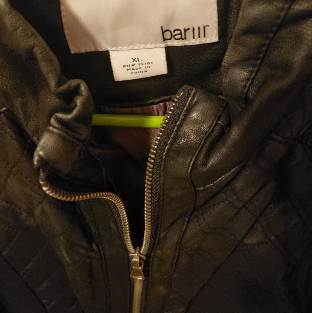 Leather jacket - Picture 3 of 3